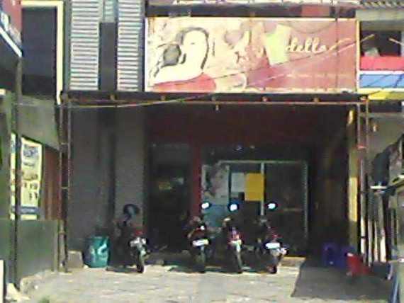 77. dela salon