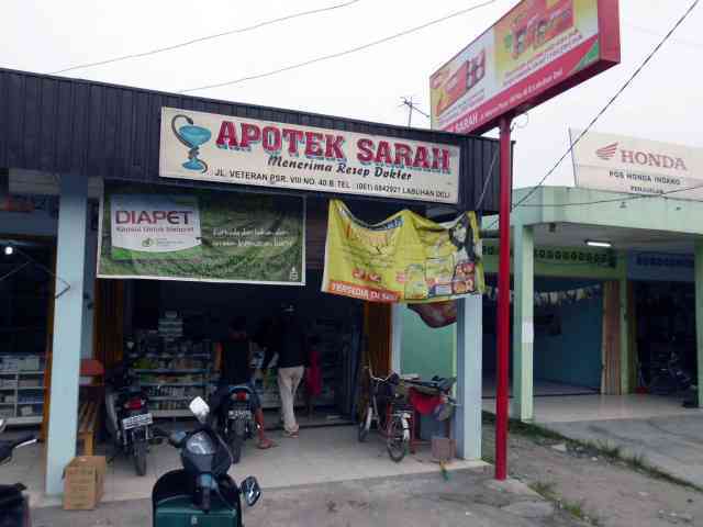 Apotik Sarah