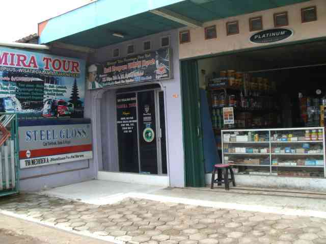 Namira Tour & Travel