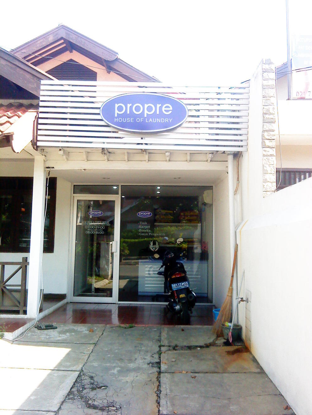 Propre House Of Laundry - Bintaro