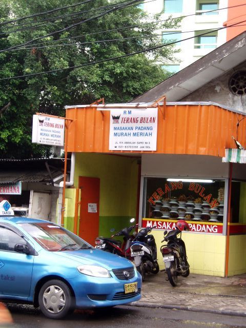 Rumah Makan Terang Bulan