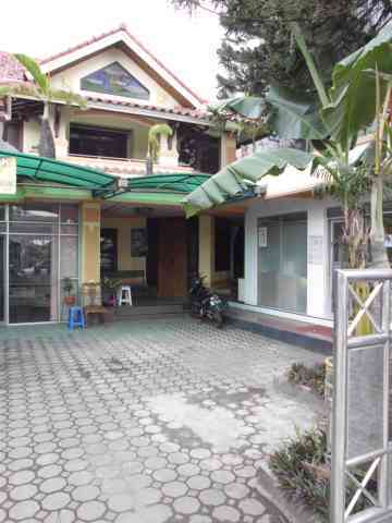 Dokter Gigi "Marlyn Artalina"