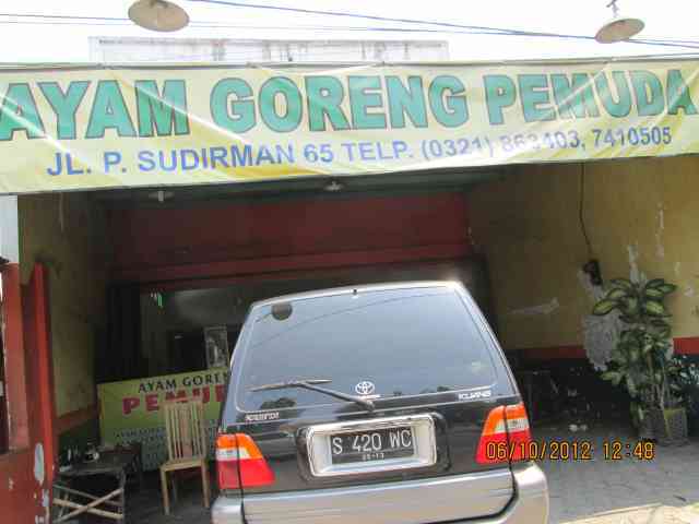 Pemuda Ayam Goreng