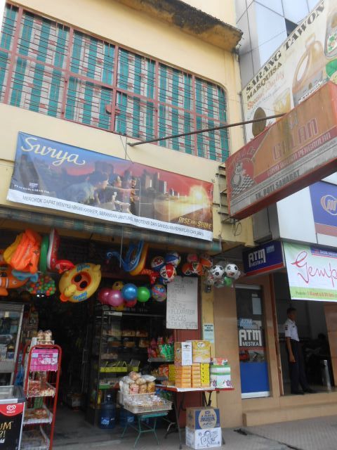 Toko Roti Sahabat