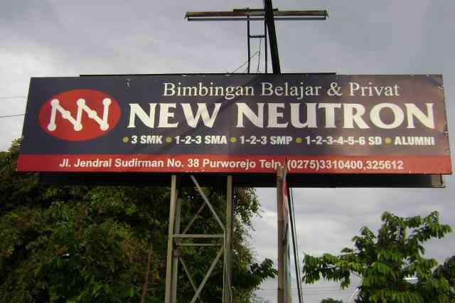 Lembaga bimbingan Belajar New Neutron