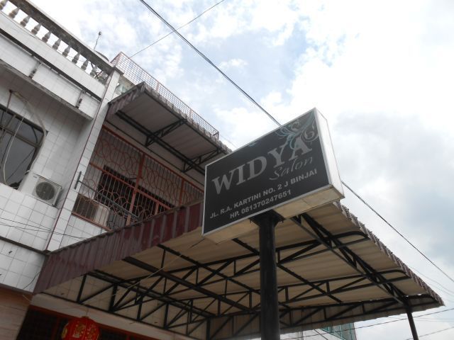Widya Salon