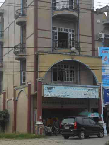 Roti Kacang Cap Rajawali