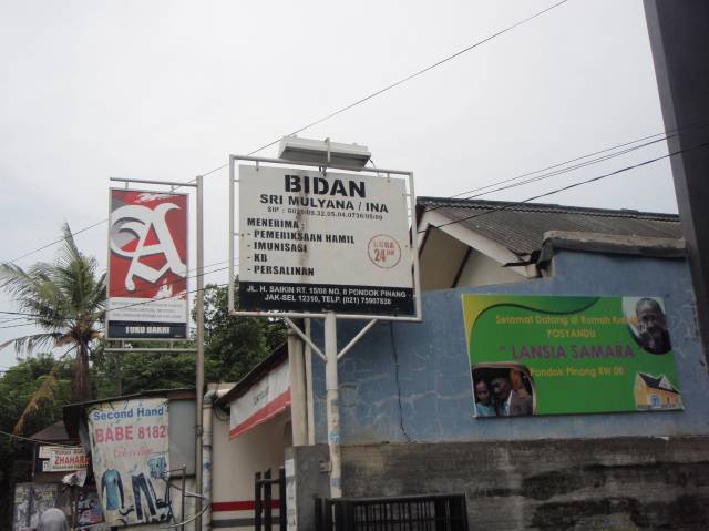 Bidan Sri Mulyana / Ina