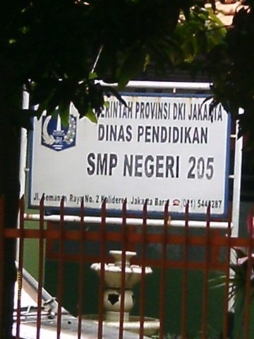SMP Negeri 205