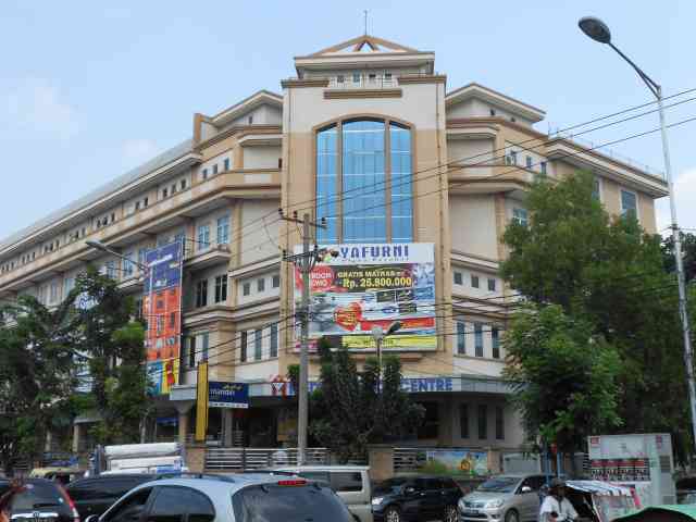 Plaza Perabot Yafurni