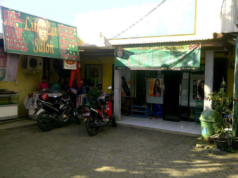 Halaman Parkir yang Luas