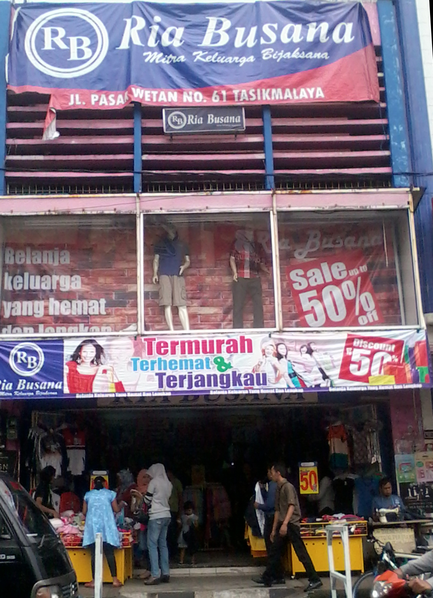 Ria Busana PW