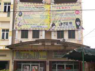 Febri Salon