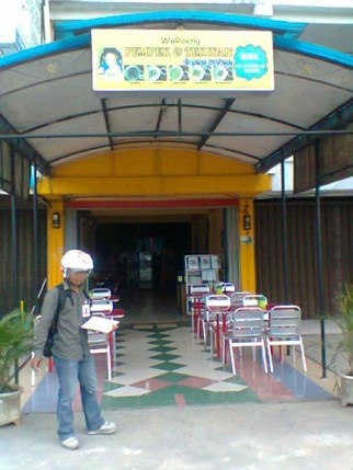 Warung Pempek & Tekwan