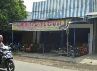 Toko meubel Teguh