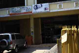 Toko Delapan
