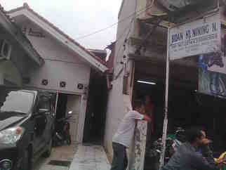 Bidan Hj. Nining N