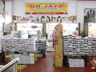 Jaya Kacamata. UD