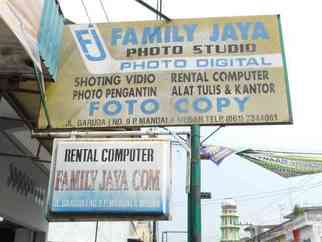 Family Jaya Photo Studio