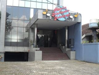 Dunia Karaoke Keluarga