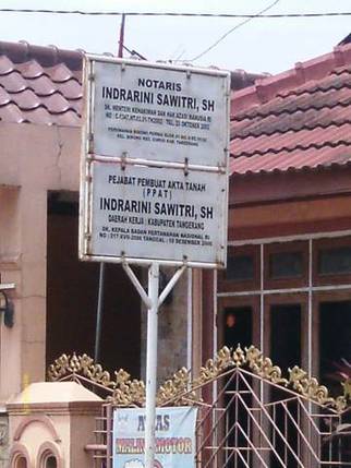 Notaris Indrarini Sawitri, SH