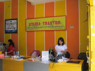 Utama Traktor