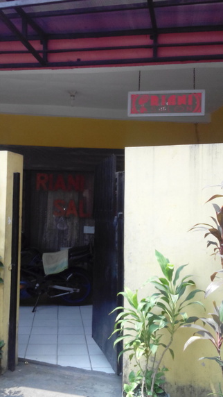 Riani Salon