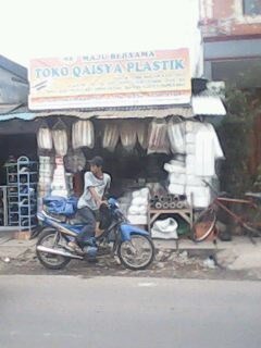 110.toko Qaisya plastik