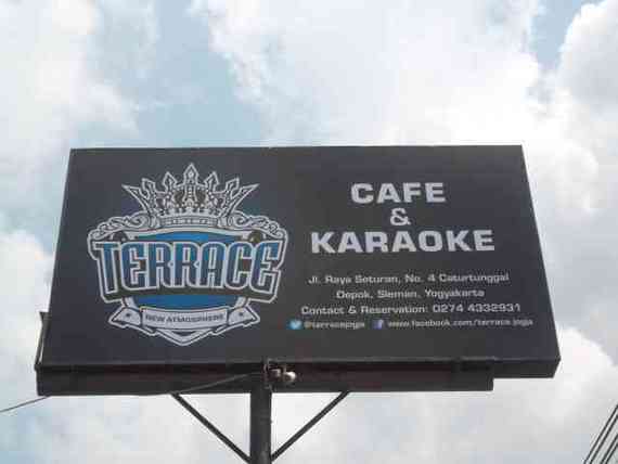 Terrace Café & Karaoke