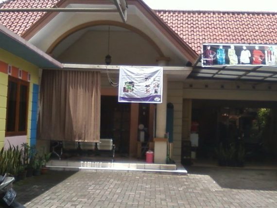 Pijat Totok Ibu Etty Benjamin