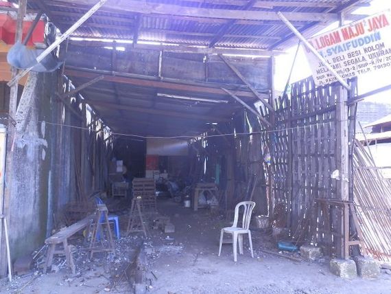 Logam Maju Jaya