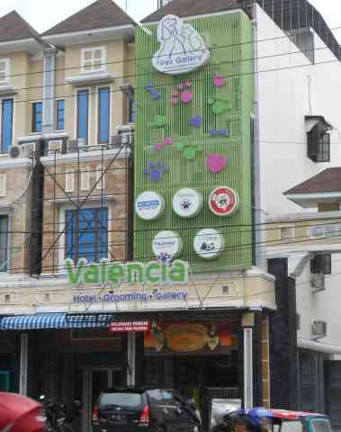 Valencia Pet Gallery