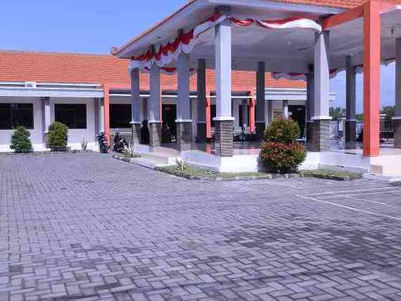 Kantor Kepala Desa Suci