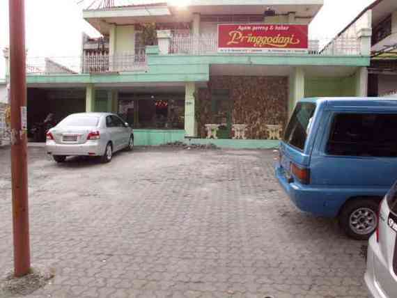 Ayam Goreng Bakar 'Pringgodani'