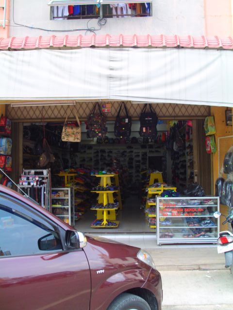 Toko Sepatu