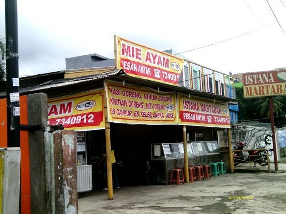 Mie Ayam & Istana Martabak