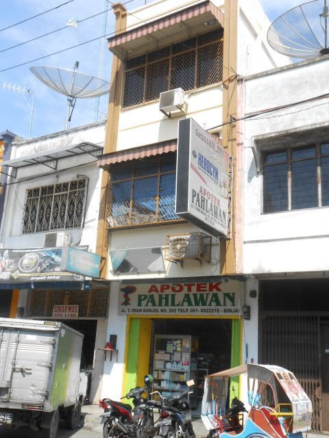 Apotik Pahlawan