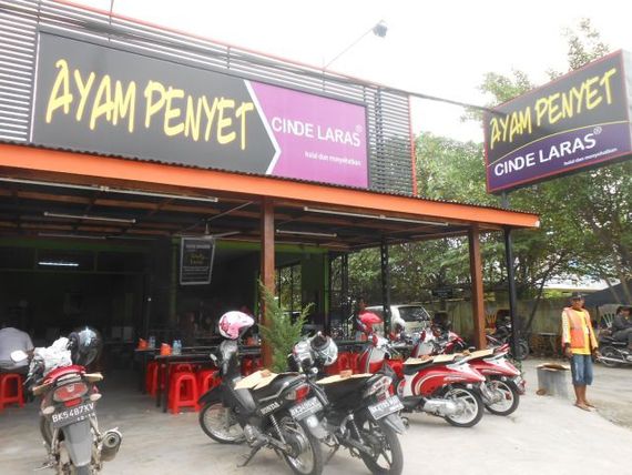 Ayam Penyet Cindelaras