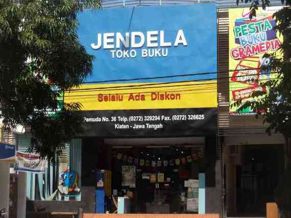 Jendela Toko Buku