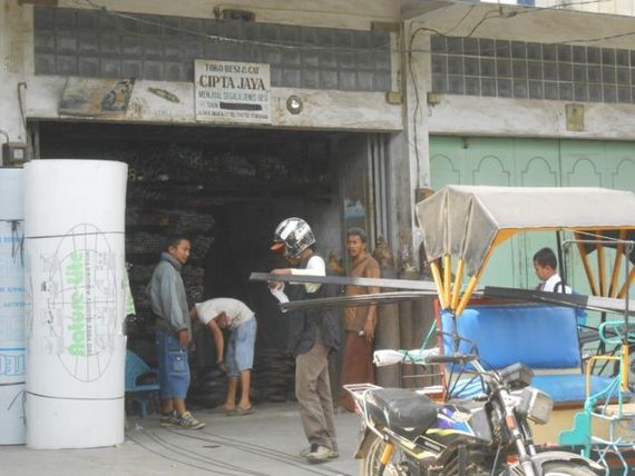 Toko Besi Dan Cat Cipta Jaya