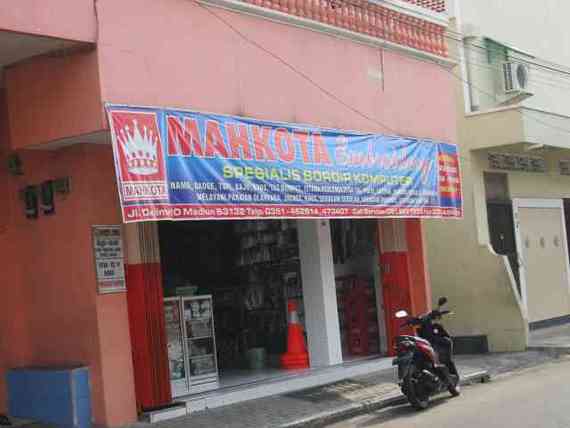 Mahkota