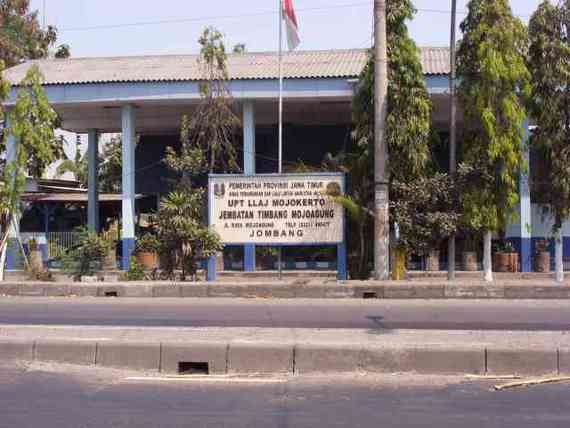 Jembatan Timbang Mojoagung