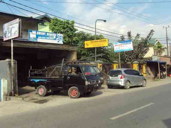 Sinar Bangunan Toko