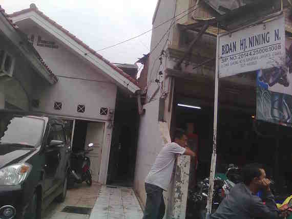 Bidan Hj. Nining N
