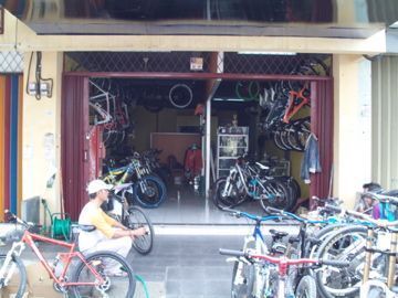 Kurnia bike store