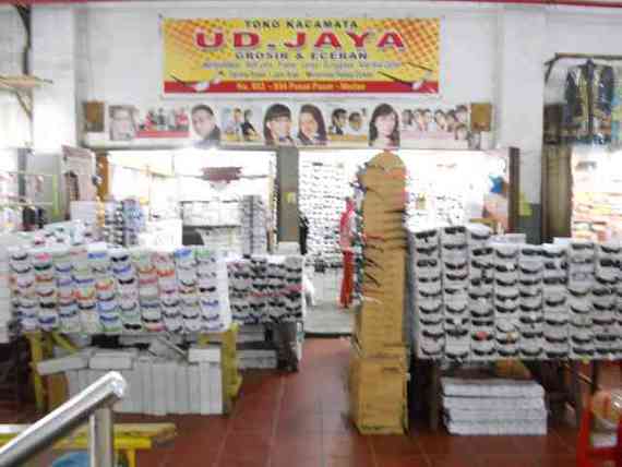 Jaya Kacamata. UD