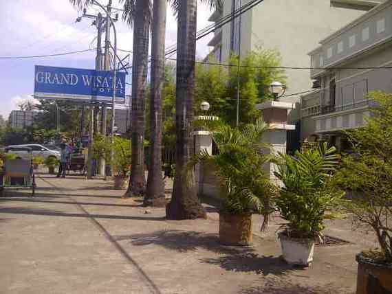 Grand Wisata Hotel