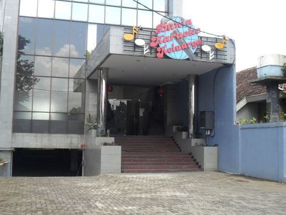 Dunia Karaoke Keluarga