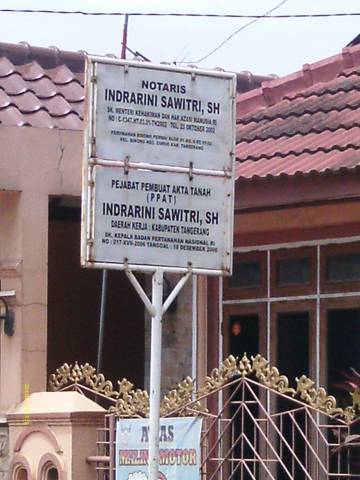 Notaris Indrarini Sawitri, SH