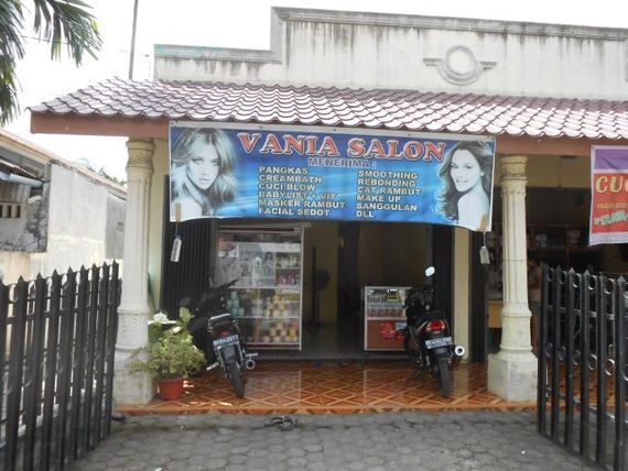 Vania Salon